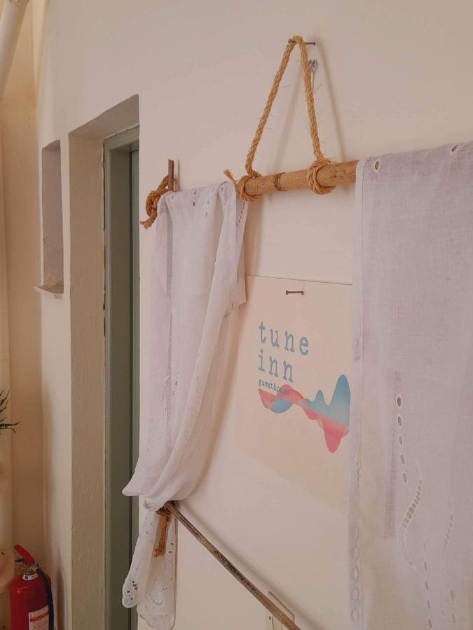 Tune Inn Activity Guesthouse- Over 24'S 입소스 외부 사진