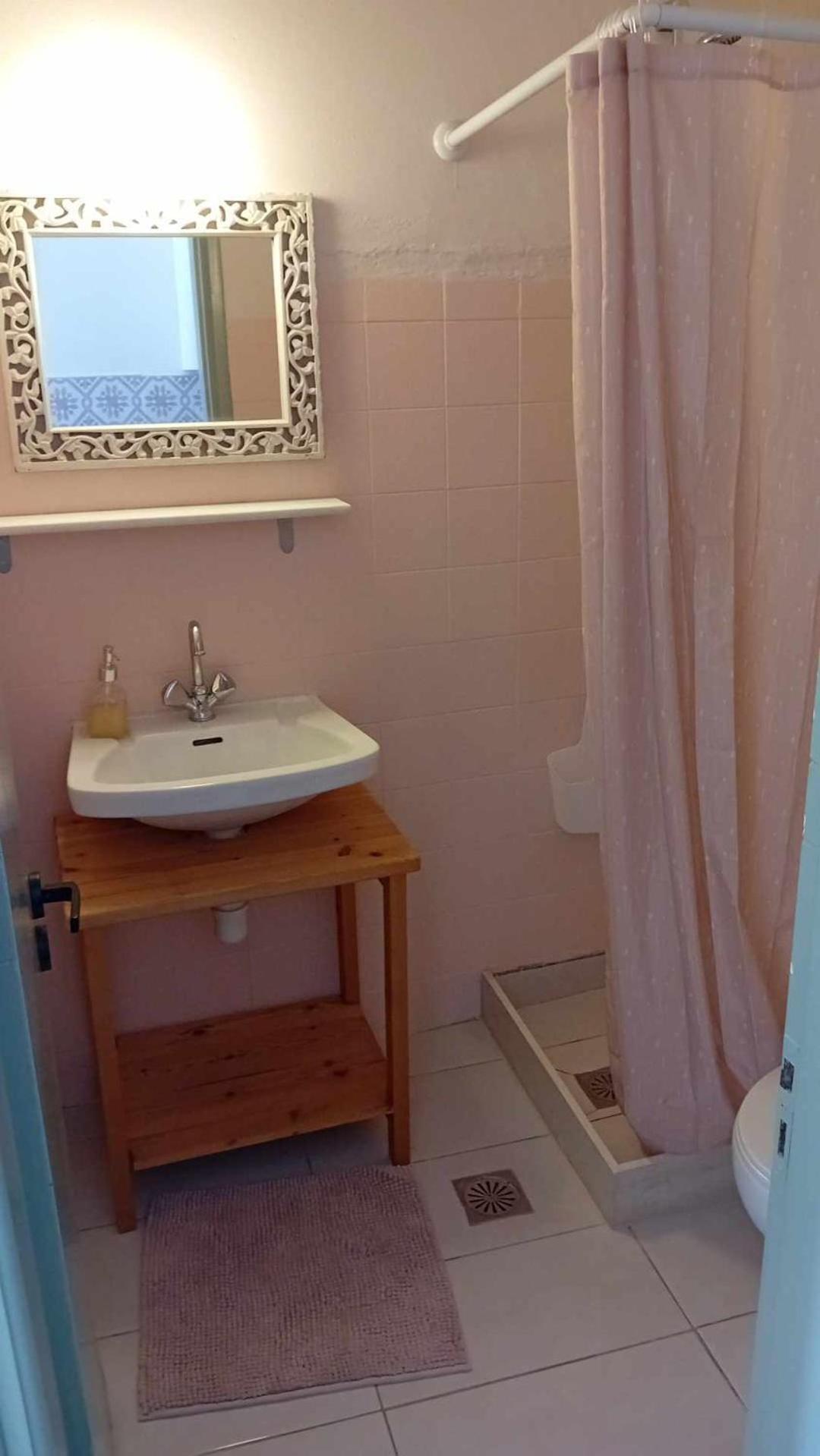 Tune Inn Activity Guesthouse- Over 24'S 입소스 외부 사진